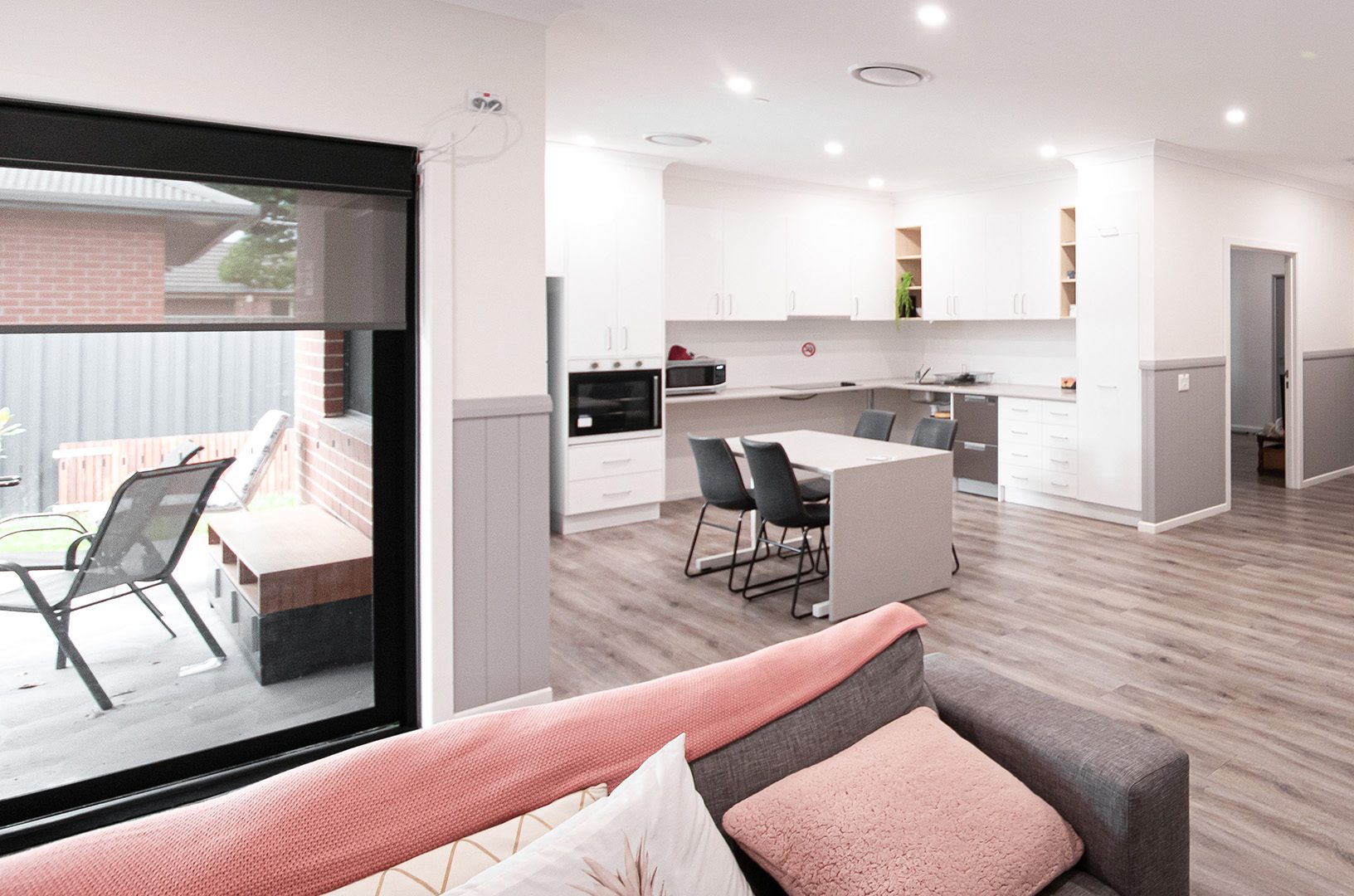 Modern open-plan kitchen and living room design